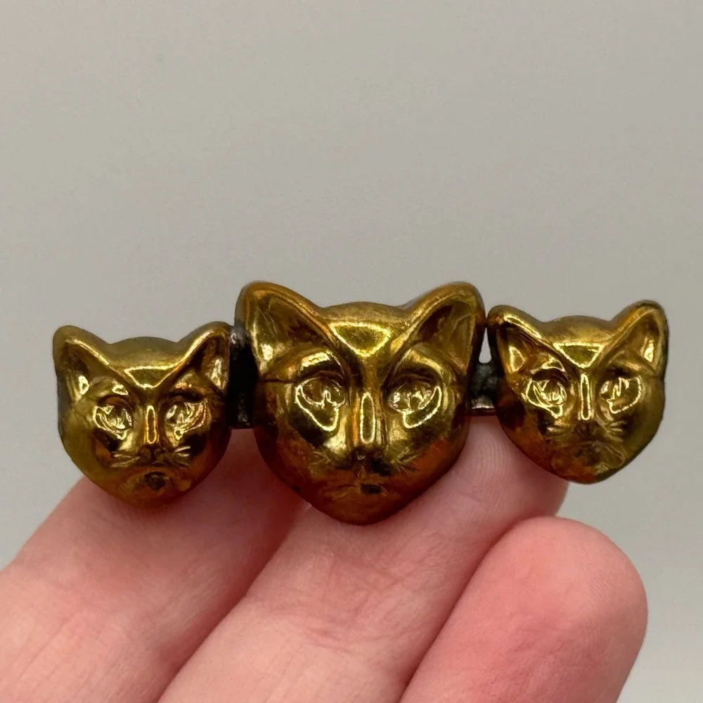 Vintage Meow Signed Cat Kitten Brooch Pin